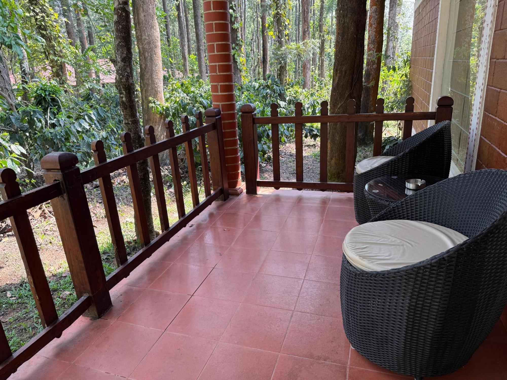 Coffee Grove Resort Chikmagalūr Extérieur photo